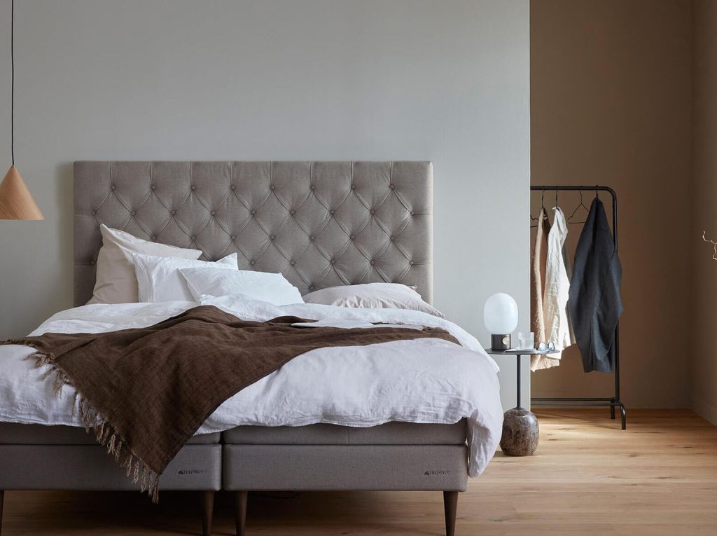 5 bästa minimalistiska sängar